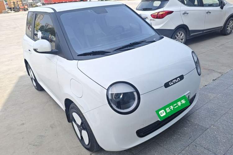 Used CHANGAN NEVO Lumin 2023 301km Honey Dew Edition Front Right 45 Deg