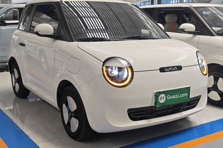 Used CHANGAN NEVO Lumin 2023 301km Honey Dew Edition Front Right 45 Deg