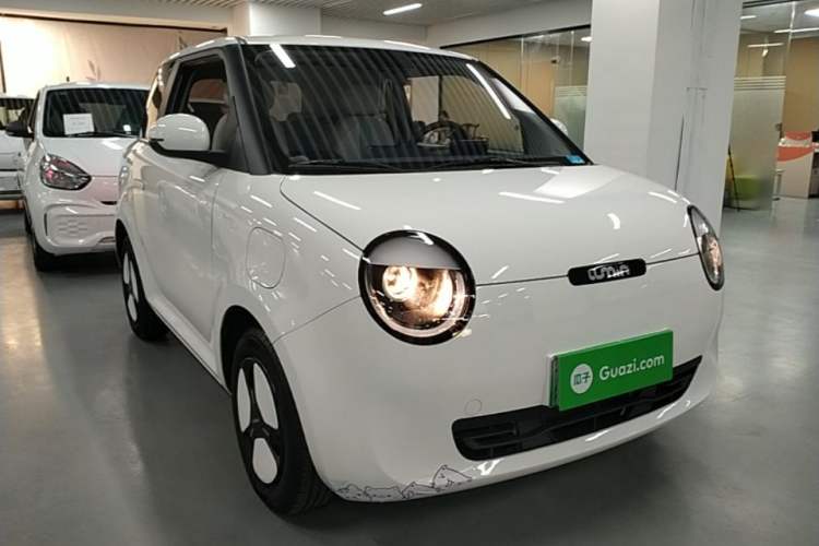 Used CHANGAN NEVO Lumin 2023 205km Xiangqin Version Front Right 45 Deg