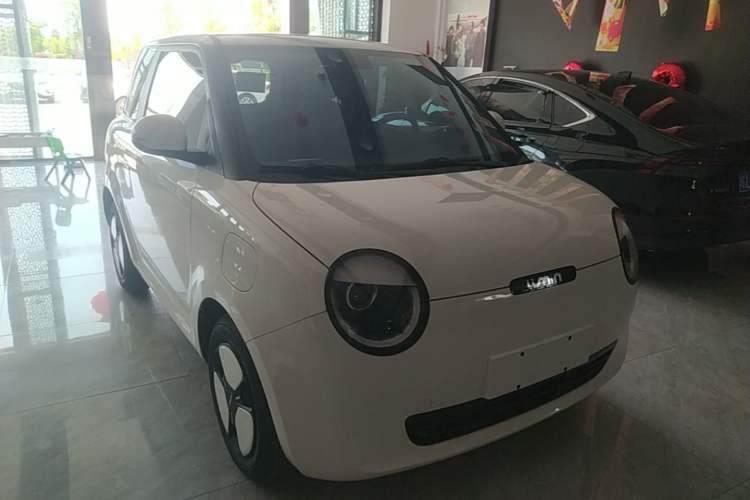 Used CHANGAN NEVO Lumin 2023 205km Xiangqin Version Front Right 45 Deg