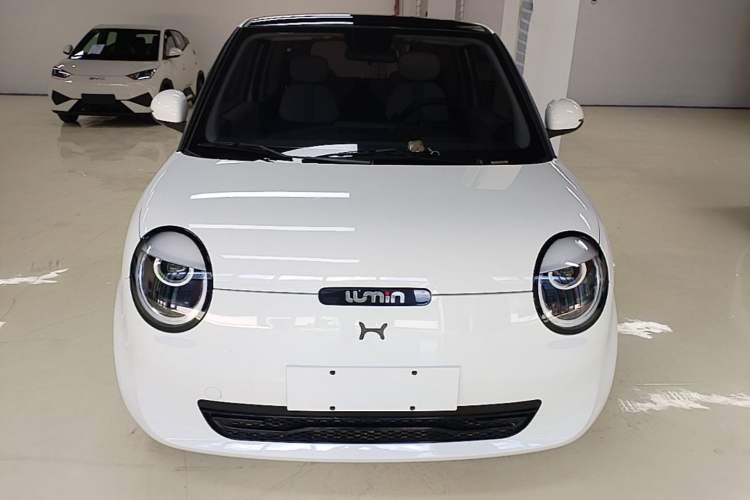 Used CHANGAN NEVO Lumin 2023 301km Honey Dew Edition Front
