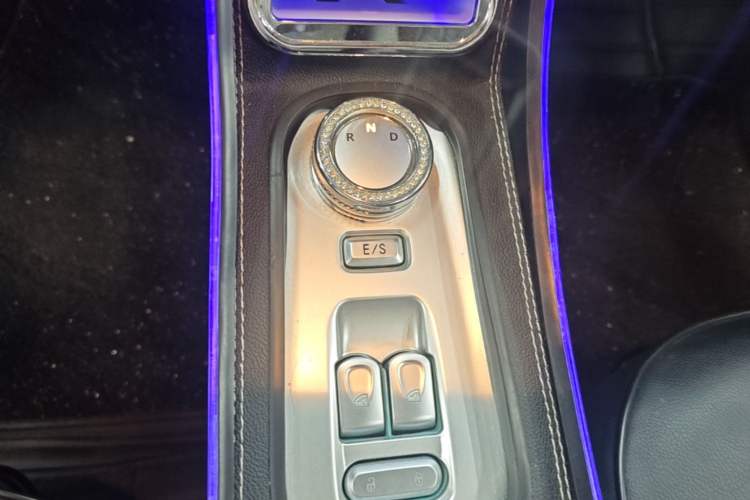 Used CHANGAN NEVO Lumin 2023 205km Xiangqin Version Gear Lever