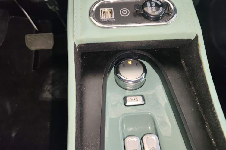 Used CHANGAN NEVO Lumin 2023 205km Xiangqin Version Gear Lever