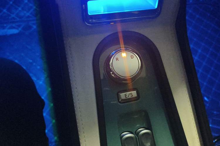 Used CHANGAN NEVO Lumin 2023 301km Honey Dew Edition Gear Lever