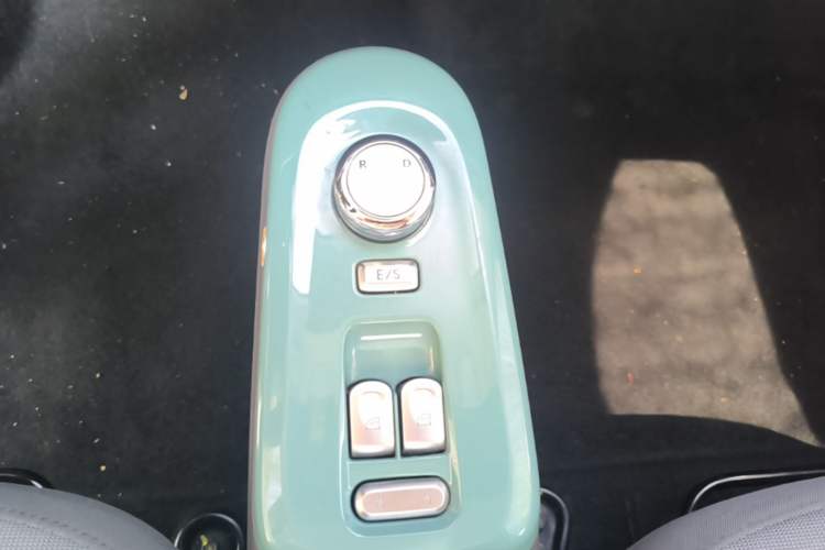 Used CHANGAN NEVO Lumin 2023 301km Honey Dew Edition Gear Lever