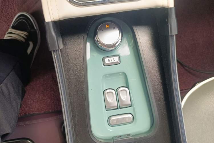 Used CHANGAN NEVO Lumin 2023 301km Honey Dew Edition Gear Lever