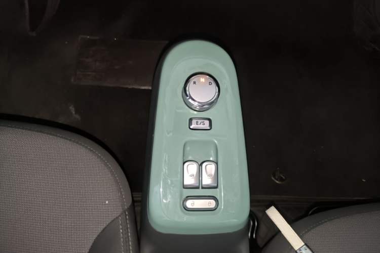 Used CHANGAN NEVO Lumin 2023 301km Honey Dew Edition Gear Lever