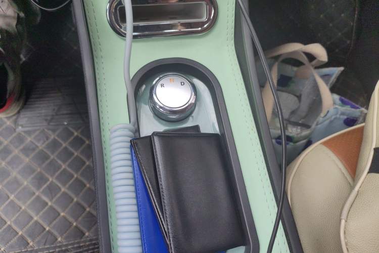 Used CHANGAN NEVO Lumin 2023 301km Honey Dew Edition Gear Lever