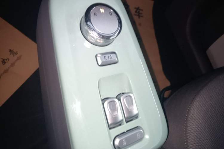 Used CHANGAN NEVO Lumin 2023 205km Xiangqin Version Gear Lever