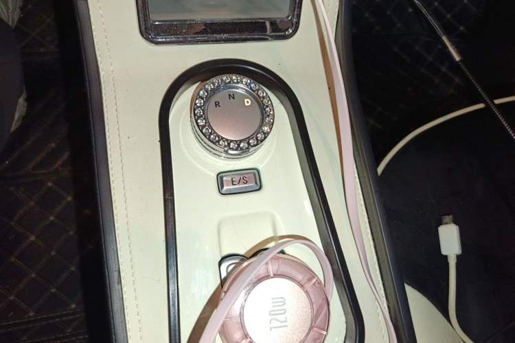 Used CHANGAN NEVO Lumin 2023 205km Xiangqin Version Gear Lever