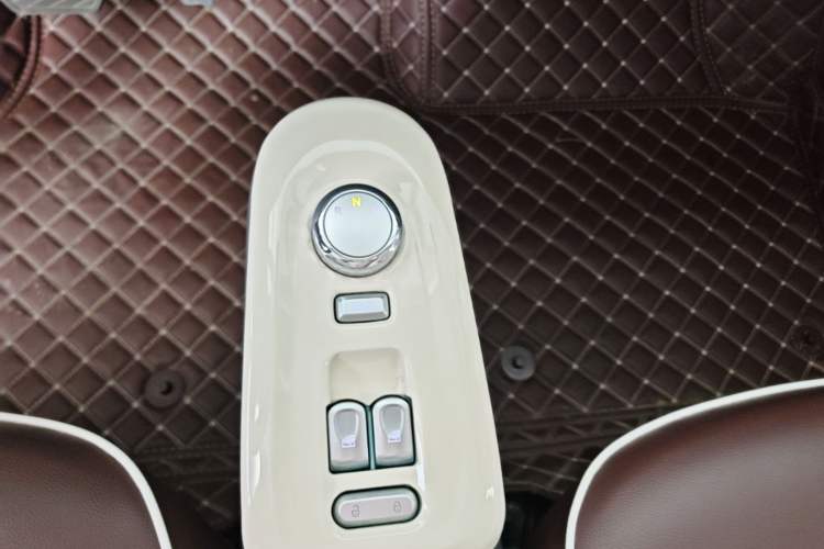 Used CHANGAN NEVO Lumin 2023 205km Xiangqin Version Gear Lever