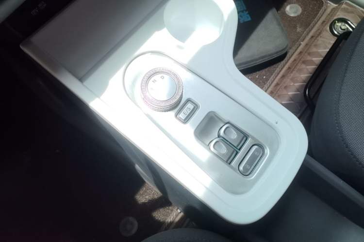 Used CHANGAN NEVO Lumin 2023 301km Honey Dew Edition Gear Lever