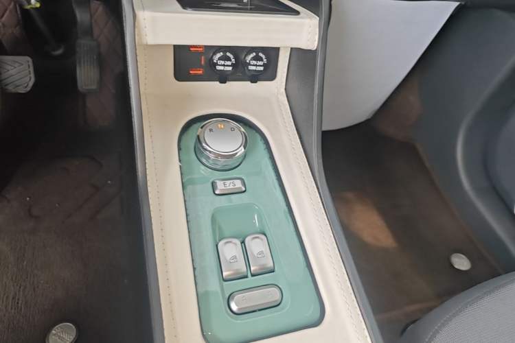 Used CHANGAN NEVO Lumin 2023 205km Xiangqin Version Gear Lever