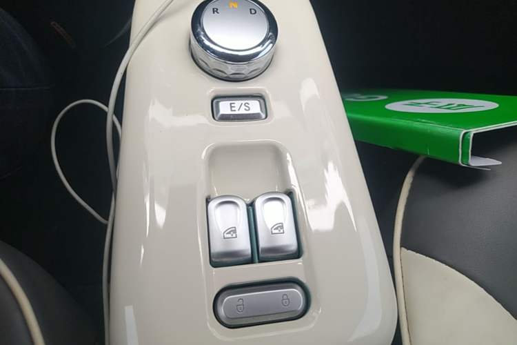 Used CHANGAN NEVO Lumin 2023 301km Honey Dew Edition Gear Lever
