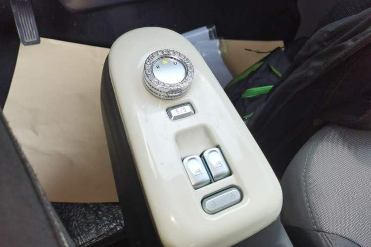 Used CHANGAN NEVO Lumin 2023 205km Xiangqin Version Gear Lever
