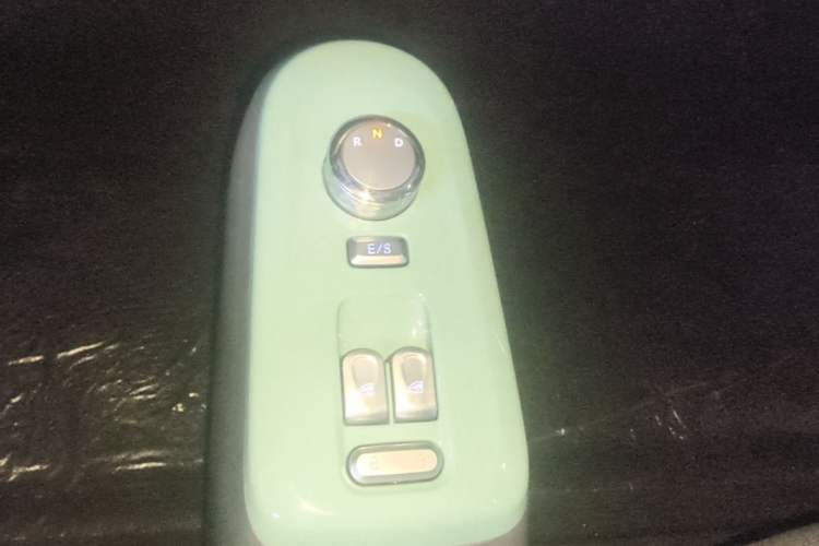 Used CHANGAN NEVO Lumin 2023 301km Honey Dew Edition Gear Lever