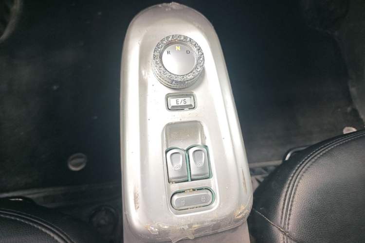 Used CHANGAN NEVO Lumin 2023 301km Honey Dew Edition Gear Lever