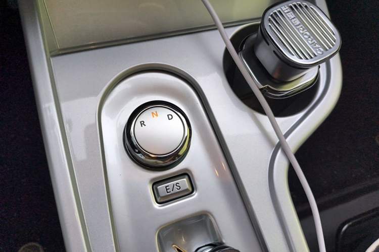 Used CHANGAN NEVO Lumin 2023 301km Honey Dew Edition Gear Lever