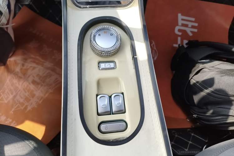Used CHANGAN NEVO Lumin 2023 205km Xiangqin Version Gear Lever