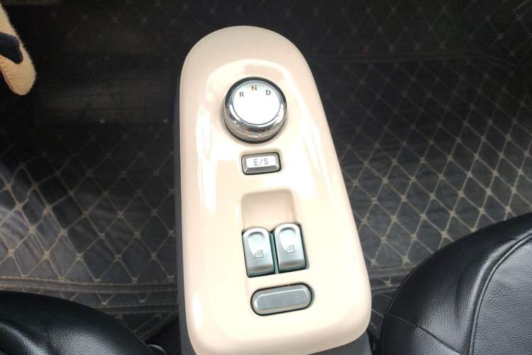 Used CHANGAN NEVO Lumin 2023 205km Xiangqin Version Gear Lever