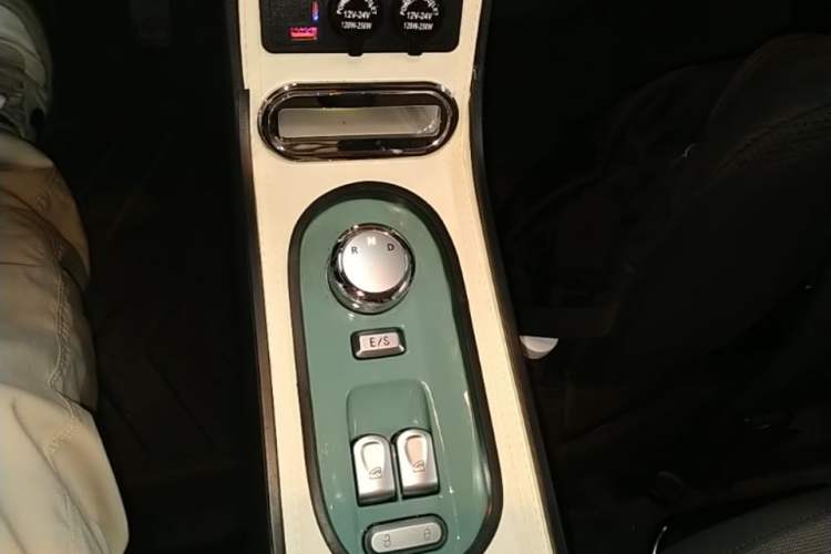 Used CHANGAN NEVO Lumin 2023 205km Xiangqin Version Gear Lever