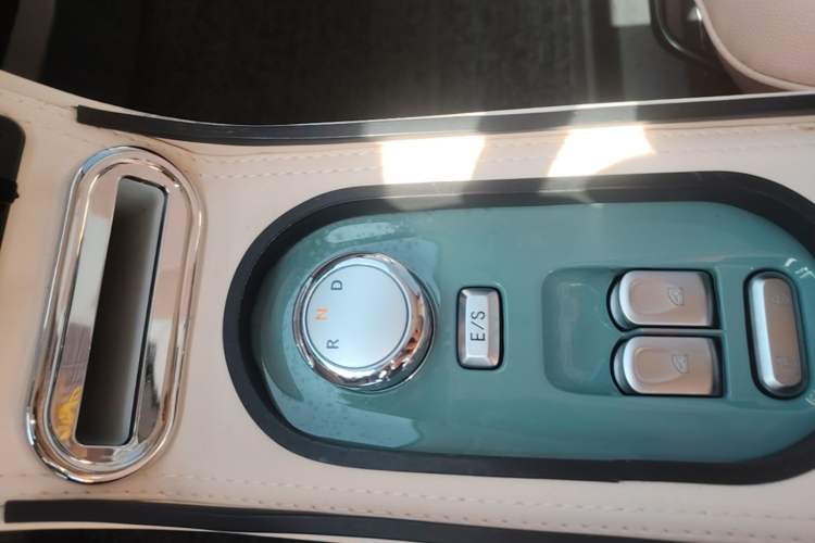 Used CHANGAN NEVO Lumin 2023 205km Xiangqin Version Gear Lever