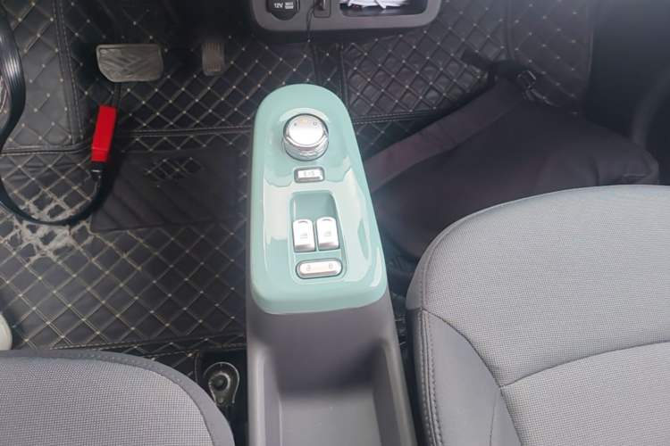 Used CHANGAN NEVO Lumin 2023 301km Honey Dew Edition Gear Lever