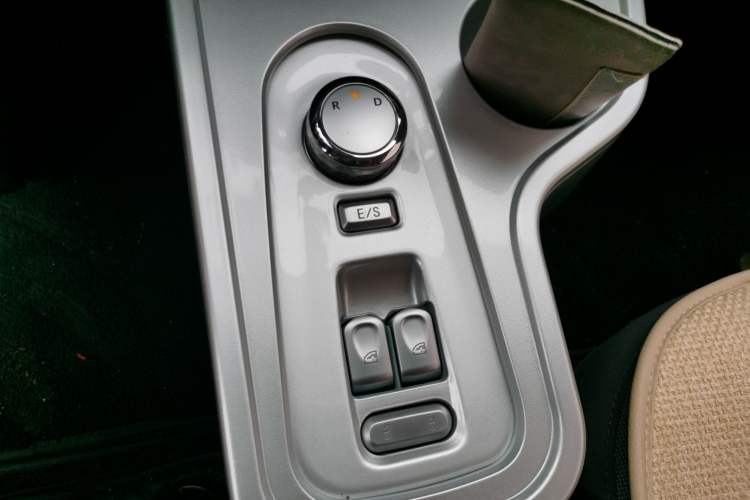 Used CHANGAN NEVO Lumin 2023 301km Honey Dew Edition Gear Lever