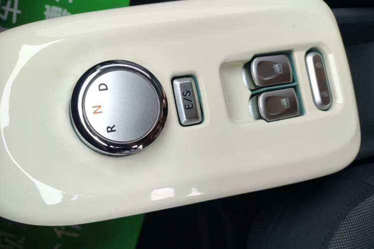 Used CHANGAN NEVO Lumin 2023 301km Honey Dew Edition Gear Lever
