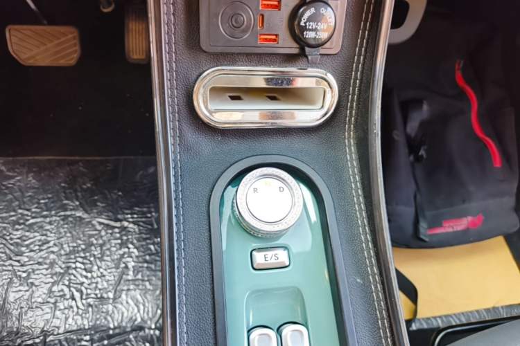 Used CHANGAN NEVO Lumin 2023 301km Honey Dew Edition Gear Lever