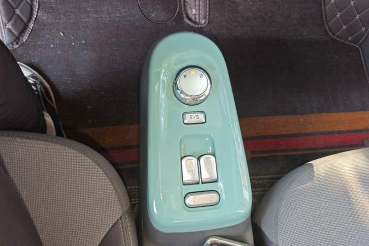 Used CHANGAN NEVO Lumin 2023 301km Honey Dew Edition Gear Lever