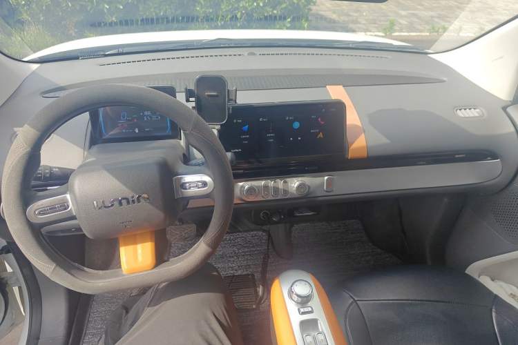 Used CHANGAN NEVO Lumin 2023 301km Honey Dew Edition Interior 2