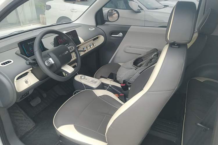 Used CHANGAN NEVO Lumin 2023 301km Honey Dew Edition Left Front Seat