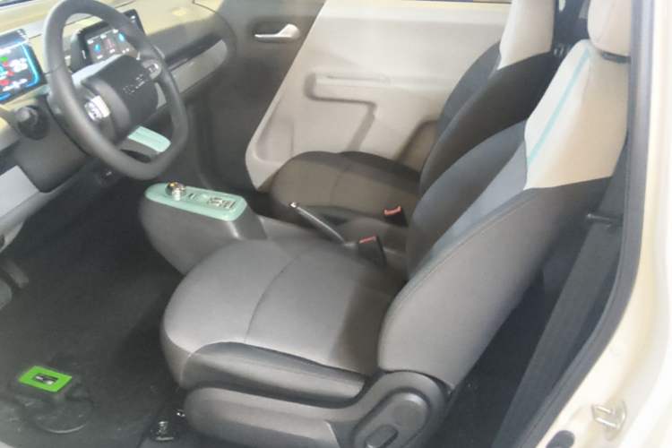 Used CHANGAN NEVO Lumin 2023 301km Honey Dew Edition Left Front Seat