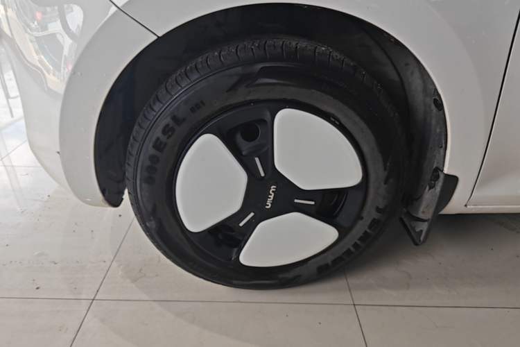Used CHANGAN NEVO Lumin 2023 205km Xiangqin Version Left Front Wheel Hub