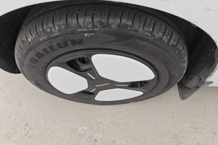 Used CHANGAN NEVO Lumin 2023 205km Xiangqin Version Left Front Wheel Hub