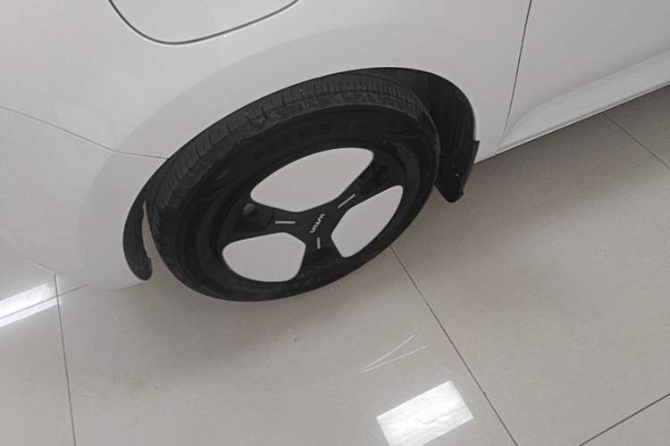 Used CHANGAN NEVO Lumin 2023 205km Xiangqin Version Left Front Wheel Hub