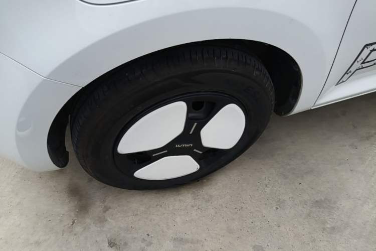 Used CHANGAN NEVO Lumin 2023 205km Xiangqin Version Left Front Wheel Hub