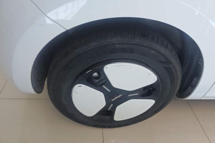 Used CHANGAN NEVO Lumin 2023 205km Xiangqin Version Left Front Wheel Hub