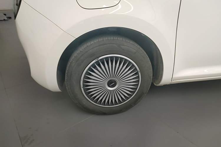 Used CHANGAN NEVO Lumin 2023 301km Honey Dew Edition Left Front Wheel Hub