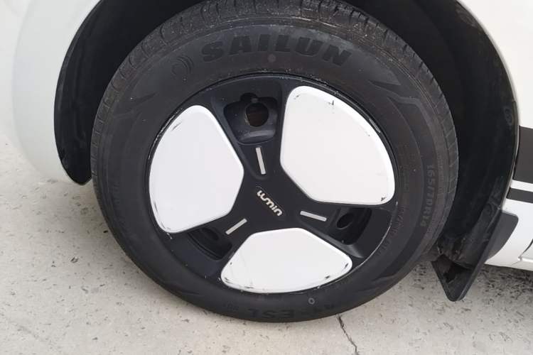 Used CHANGAN NEVO Lumin 2023 205km Xiangqin Version Left Front Wheel Hub