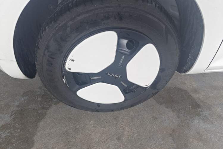 Used CHANGAN NEVO Lumin 2023 301km Honey Dew Edition Left Front Wheel Hub