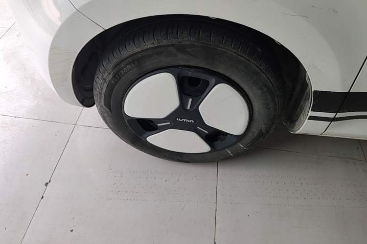 Used CHANGAN NEVO Lumin 2023 205km Xiangqin Version Left Front Wheel Hub