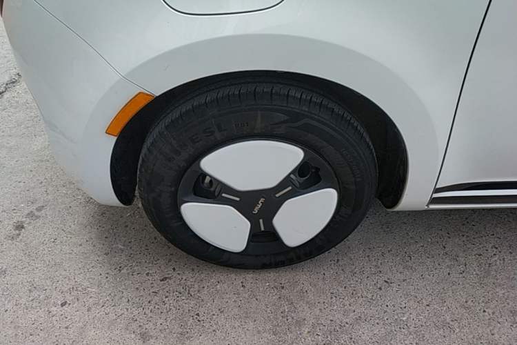 Used CHANGAN NEVO Lumin 2023 205km Xiangqin Version Left Front Wheel Hub