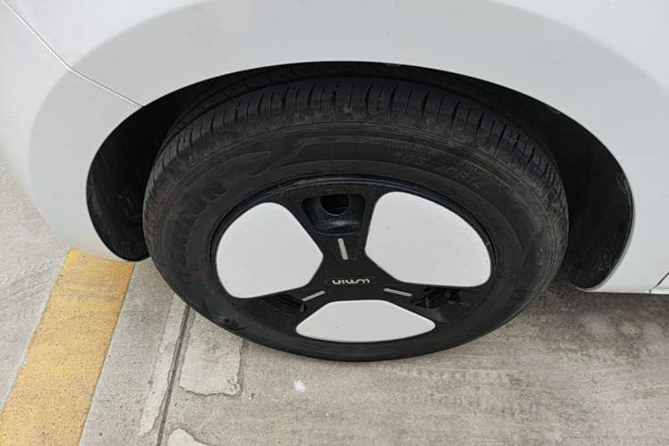 Used CHANGAN NEVO Lumin 2023 205km Xiangqin Version Left Front Wheel Hub