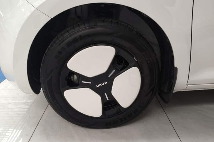 Used CHANGAN NEVO Lumin 2023 205km Xiangqin Version Left Front Wheel Hub