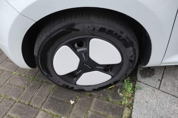 Used CHANGAN NEVO Lumin 2023 205km Xiangqin Version Left Front Wheel Hub