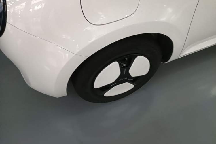 Used CHANGAN NEVO Lumin 2023 205km Xiangqin Version Left Front Wheel Hub