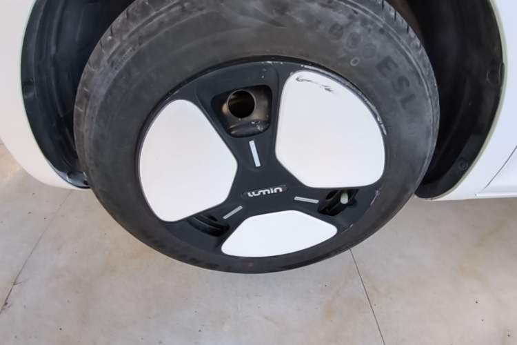 Used CHANGAN NEVO Lumin 2023 205km Xiangqin Version Left Front Wheel Hub