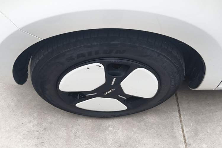 Used CHANGAN NEVO Lumin 2023 205km Xiangqin Version Left Front Wheel Hub